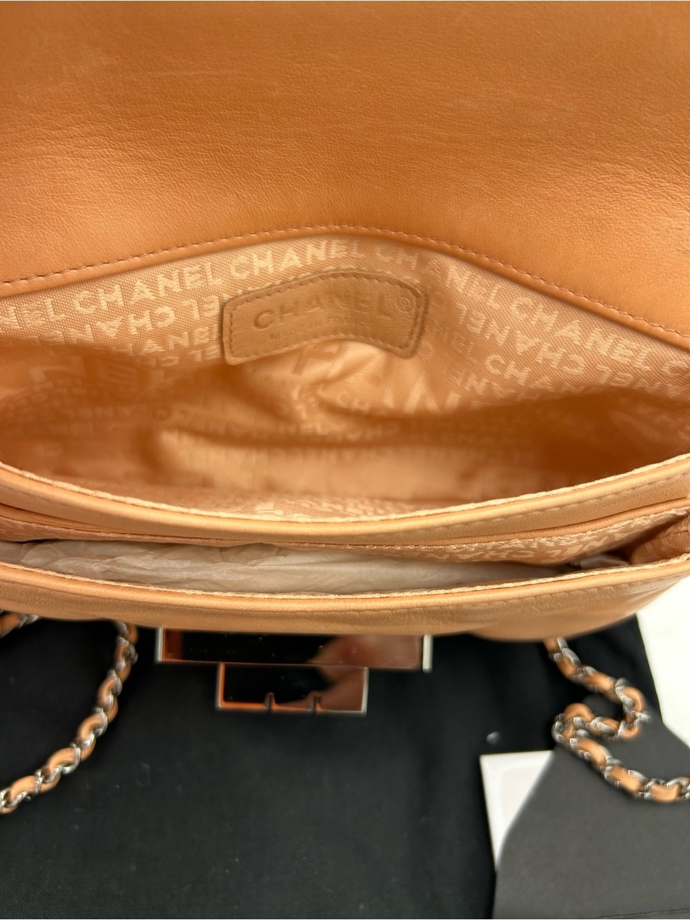 Women's CHANEL Peach Leather Turnlock Crossbody Bag made in Italy PRISTINE - Picture 6 of 10